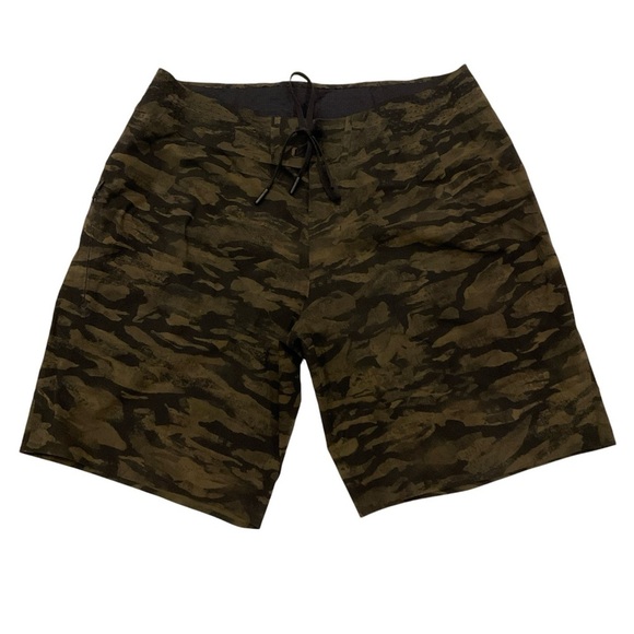 Lululemon Mens Current State Short in Camo - Picture 1 of 13